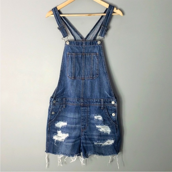 American Eagle Distressed Tomgirl Shortall Denim
Overalls in Medium Wash, Small - Picture 3 of 6